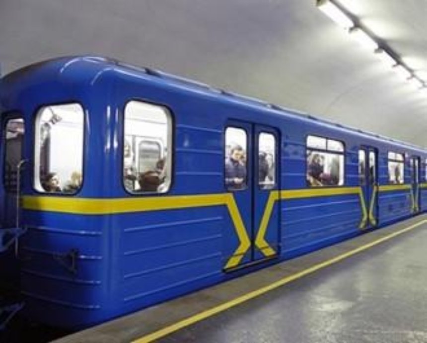 Закрыта станция метро "Площадь Льва Толстого" в Киеве