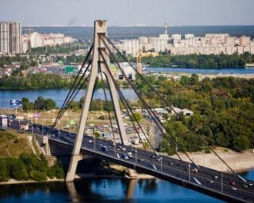 Депутаты предложили переименовать Московский мост в Киеве