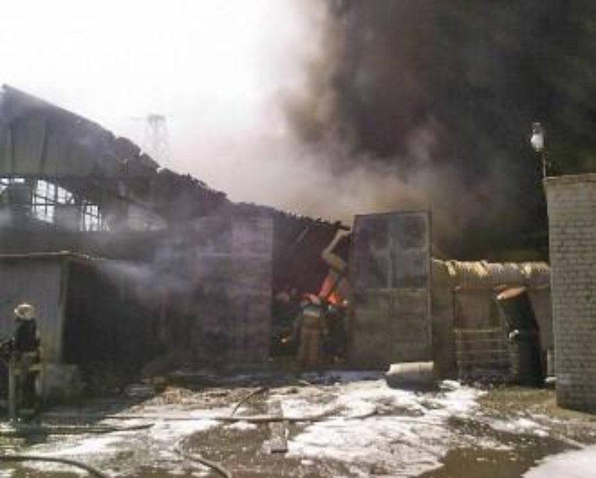 Масштабный пожар на складе в Киеве ликвидирован