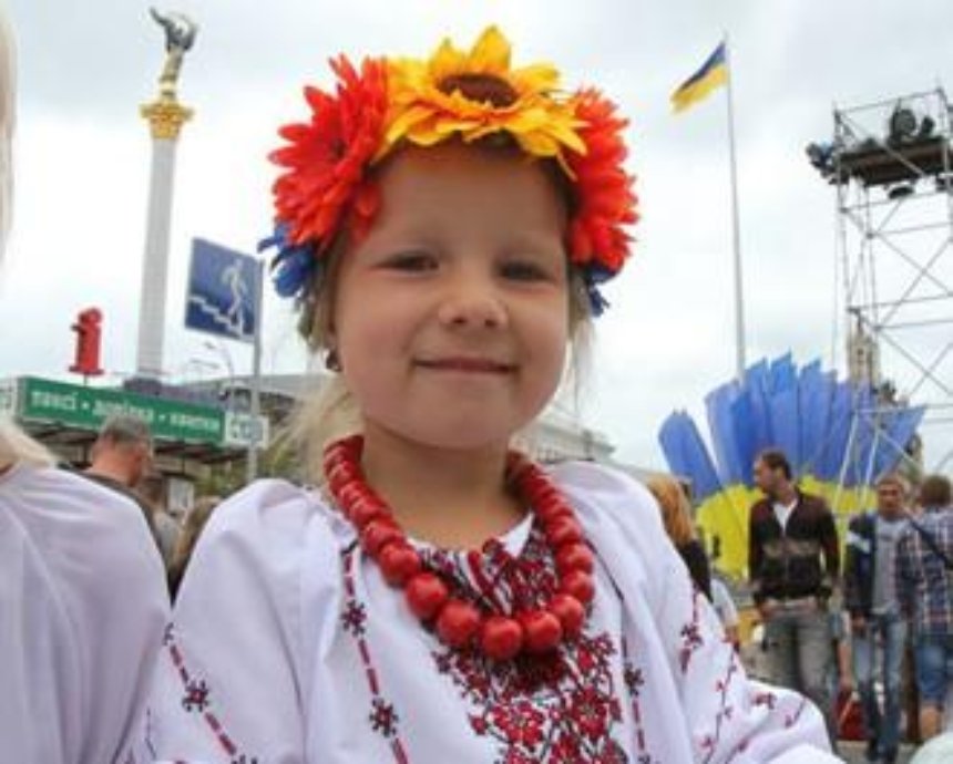 Куда пойти на День Независимости в Киеве: патриотический торт и километровый заплыв (фото)