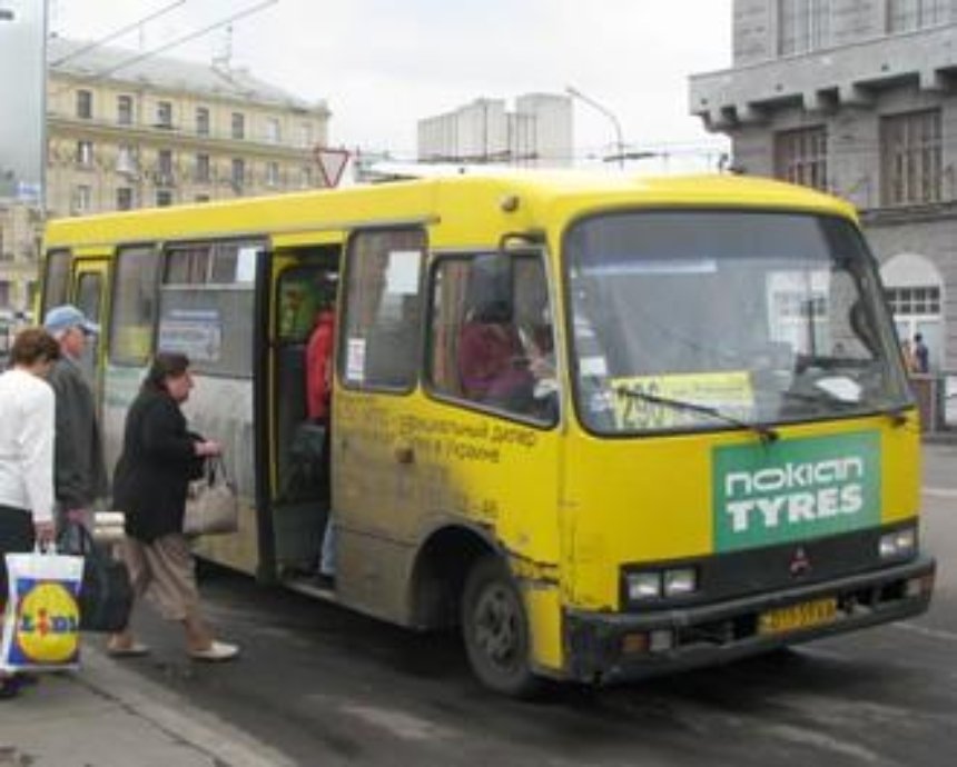 В Киеве на Оболони выявили десяток неисправных маршруток
