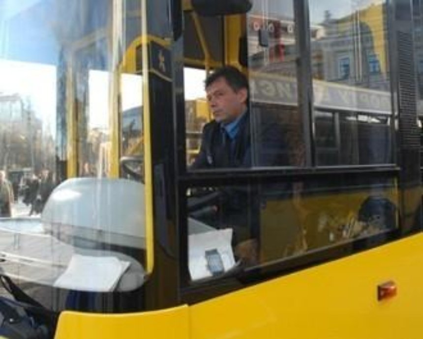 Водителей киевских автобусов будет учить французский гонщик "Формулы-1"