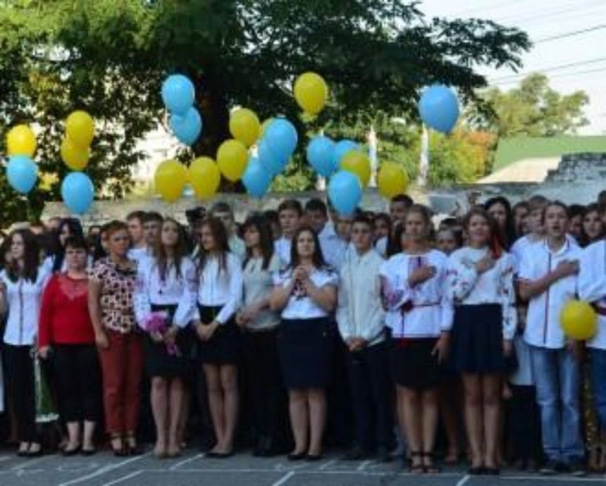 Киевским школам разрешили не проводить линейки