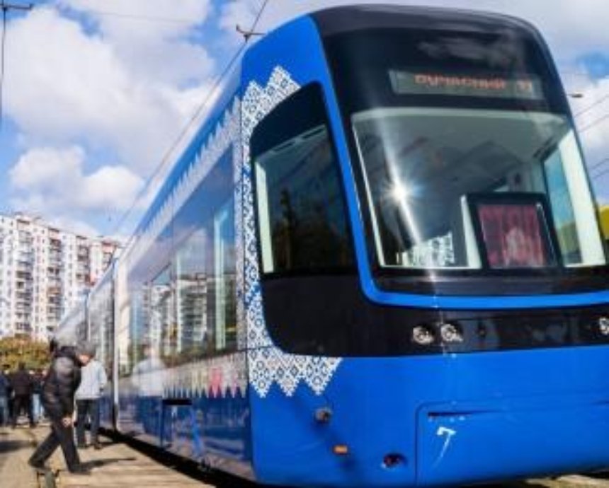 В столице запустили современный трамвай с кондиционером и Wi-Fi