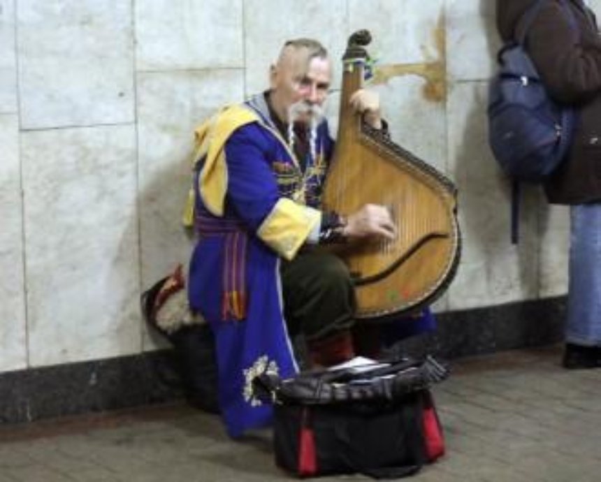 С уличных музыкантов в метро захотели брать деньги