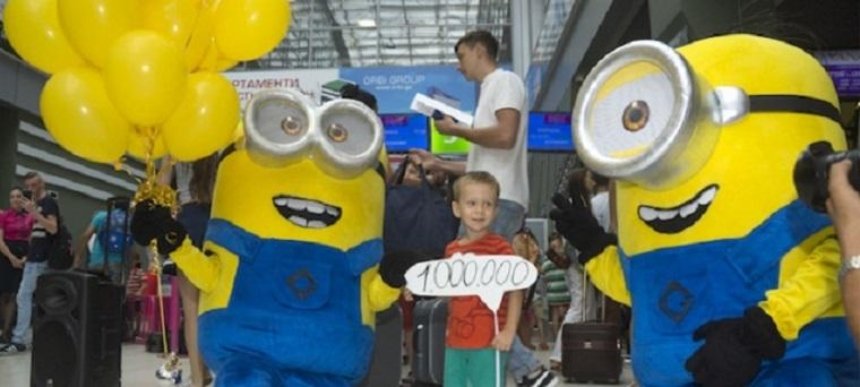Аэропорт "Киев" встретил миллионного пассажира (фото)