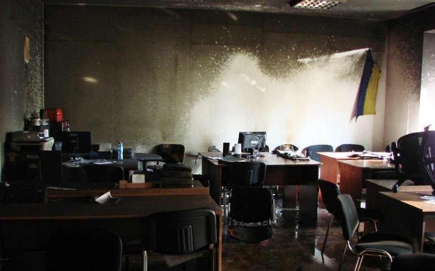 Месть за МАФы: неизвестные пытались сжечь офис "Киевблагоустройства" (фото)