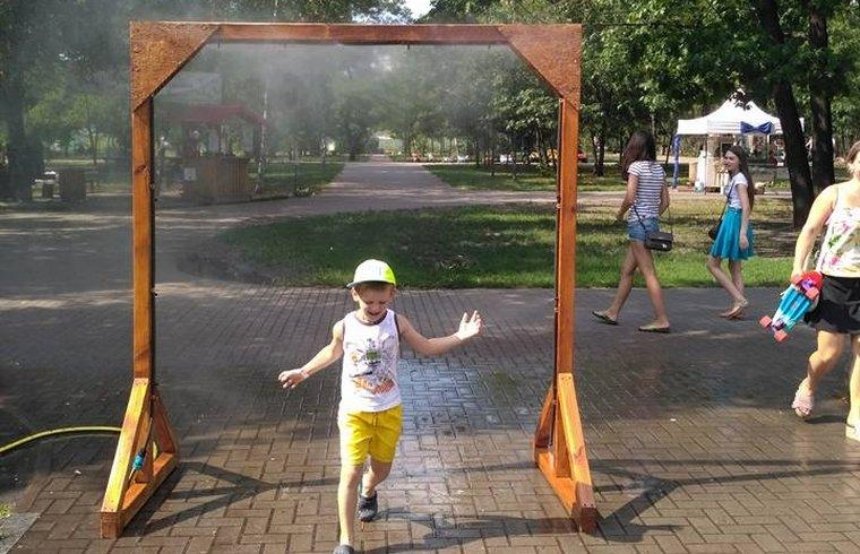 Спасение от жары: по всему Киеву установят 15 "освежающих рамок"