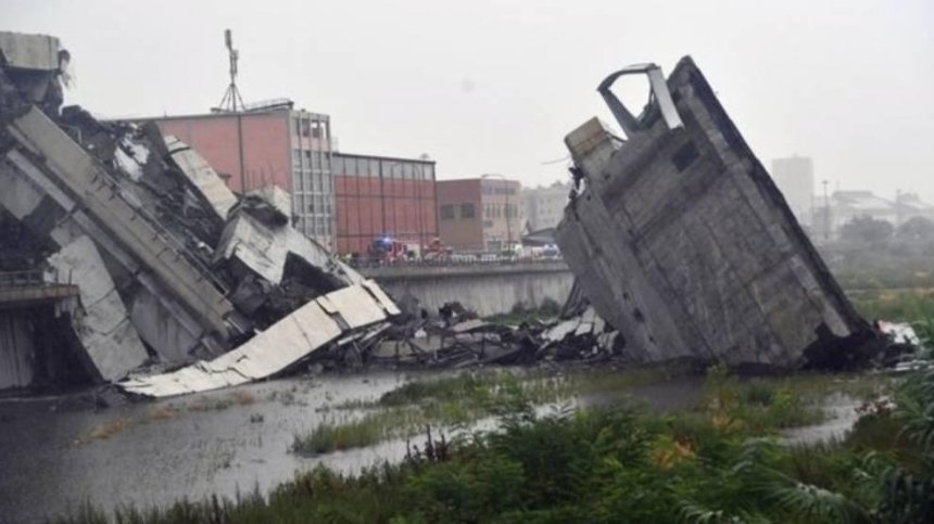 Двое украинцев пострадали из-за обвала моста в Генуе