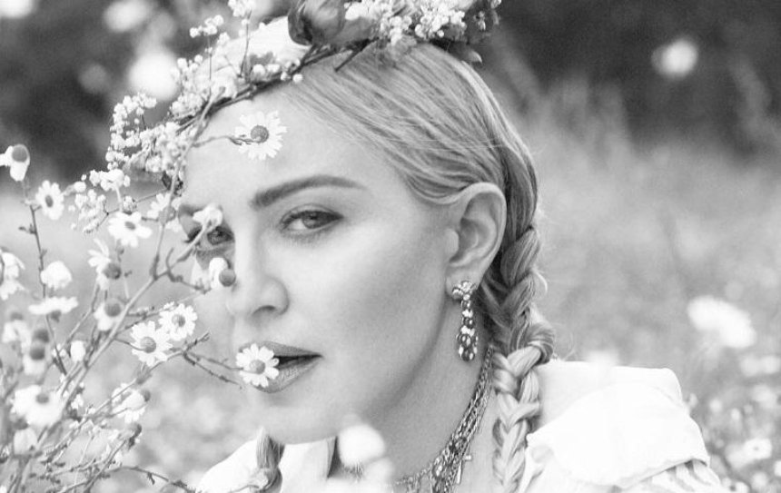 Мадонна снялась для Vogue в одежде от украинского дизайнера (фото)
