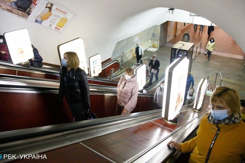 На станции метро «Вокзальная» в пиковые часы могут ограничить вход из-за ремонта эскалатора