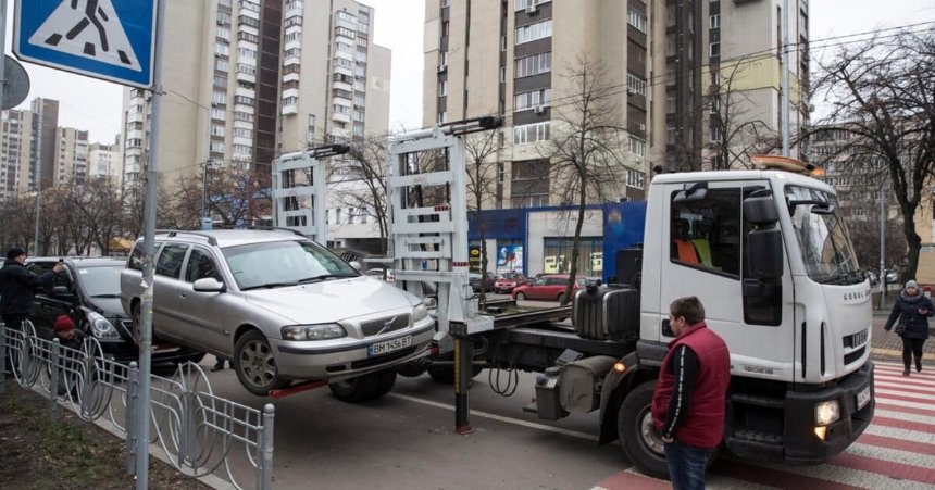 В Киеве могут запретить работу эвакуаторов