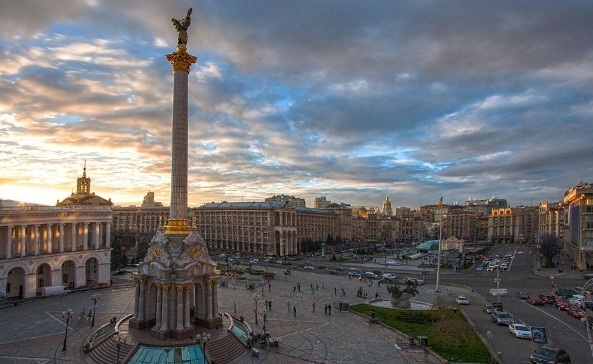 Из-за аварии часть Майдана Незалежности осталась без электричества