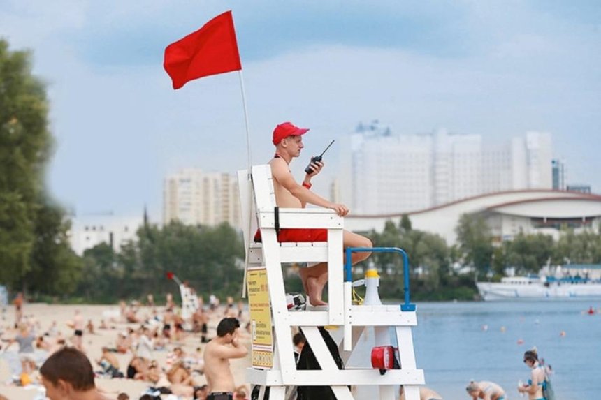 На 11 пляжах столицы снова нашли кишечную палочку: купаться там не рекомендуют