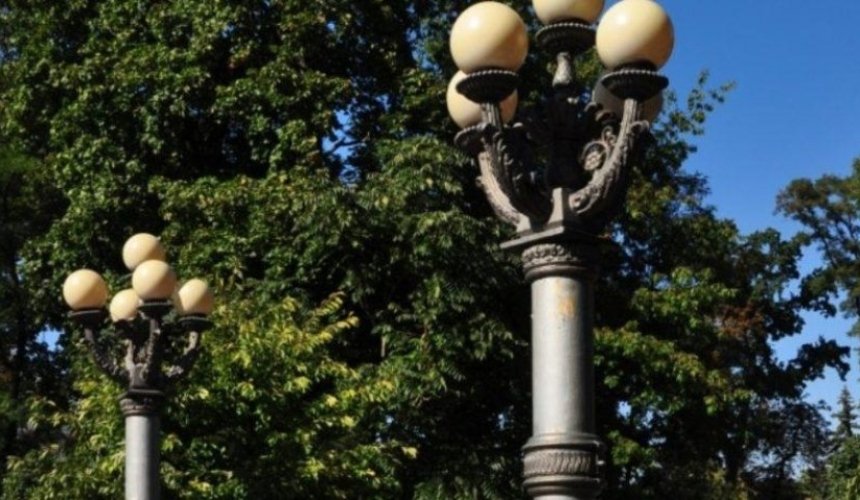 КГГА отклонила проекты реставрации фонарей в Мариинском парке и на Крещатике