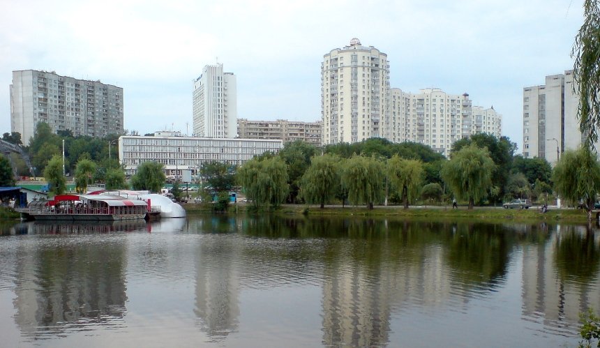 Чиновники решили бороться с загрязнением прудов в Голосеевском парке