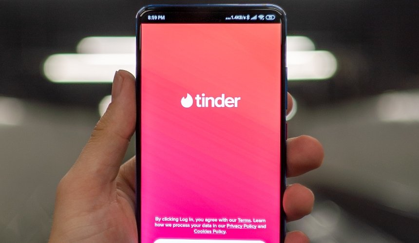 Tinder начнет проверять подлинность пользователей, требуя документы