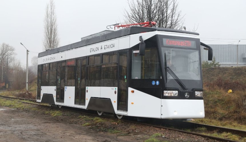 В Киеве начали тестировать новый украинский трамвай «Эталон»