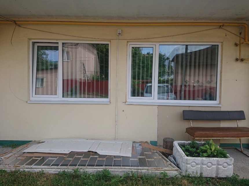 Відновлені вікна на станції швидкої допомоги в селі Мила