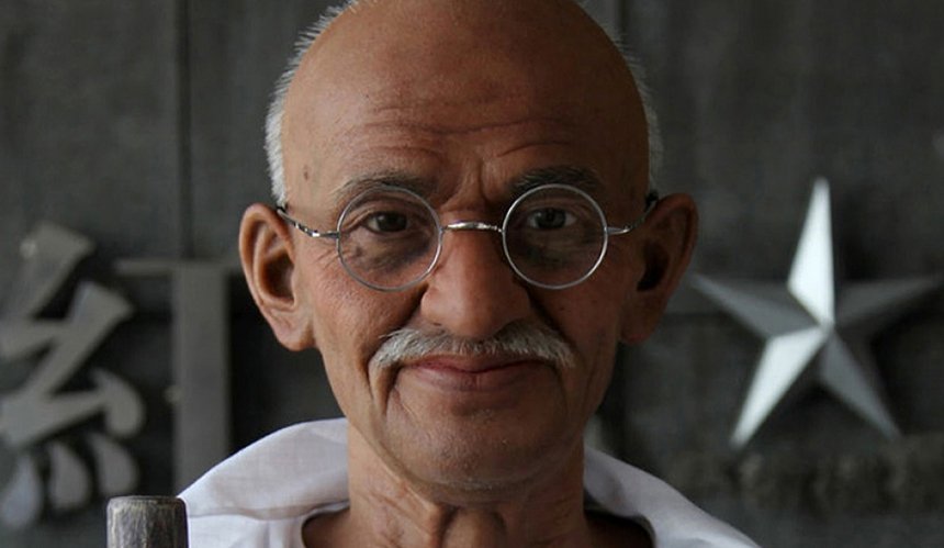 Автограф Магатми Ґанді за донат: зоозахисники запустили благодійний аукціон