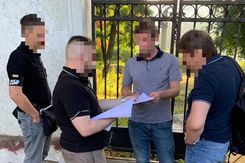 Трьом депутатам Київради то одному помічнику депутата вручили підозру через ухилення від військової служби