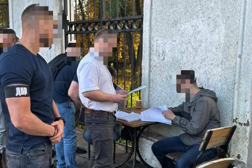 Трьом депутатам Київради то одному помічнику депутата вручили підозру через ухилення від військової служби