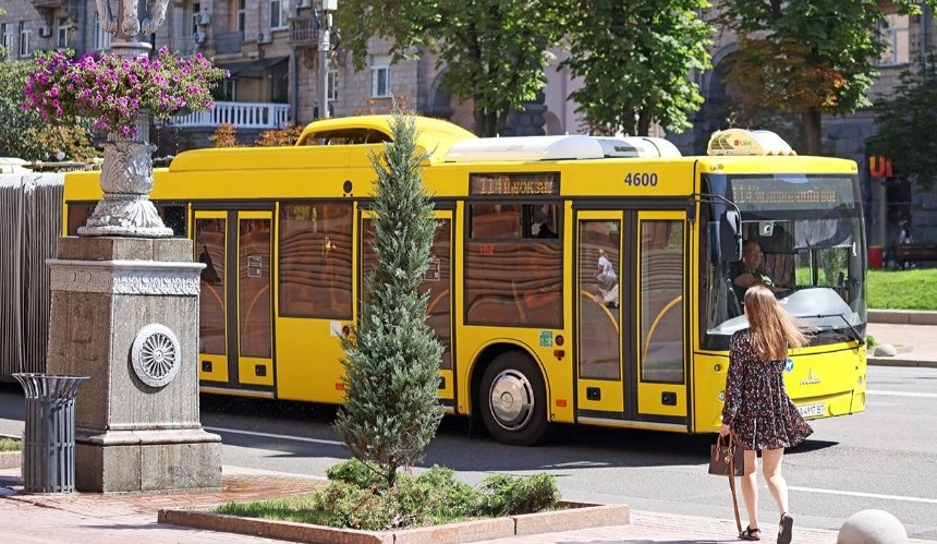У Києві затримується низка тролейбусів та автобусів: маршрути