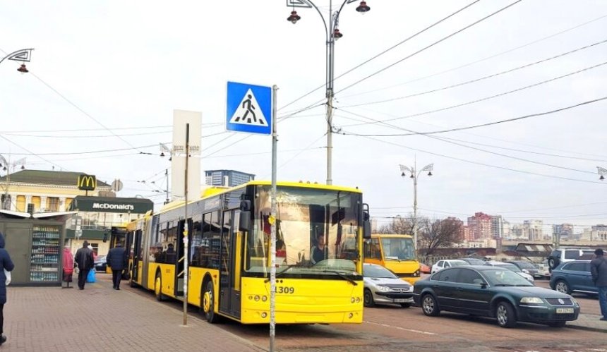 Зміни у роботі громадського транспорту Києва в серпні: маршрути