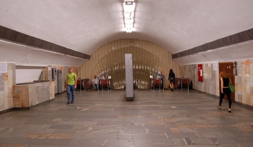 На станції метро "Палац спорту" почнуть капітальний ремонт ескалаторів