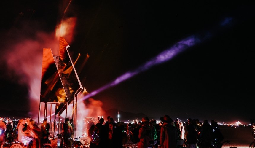 На фестивалі Burning Man у США представили дві інсталяції від України: що вони означають