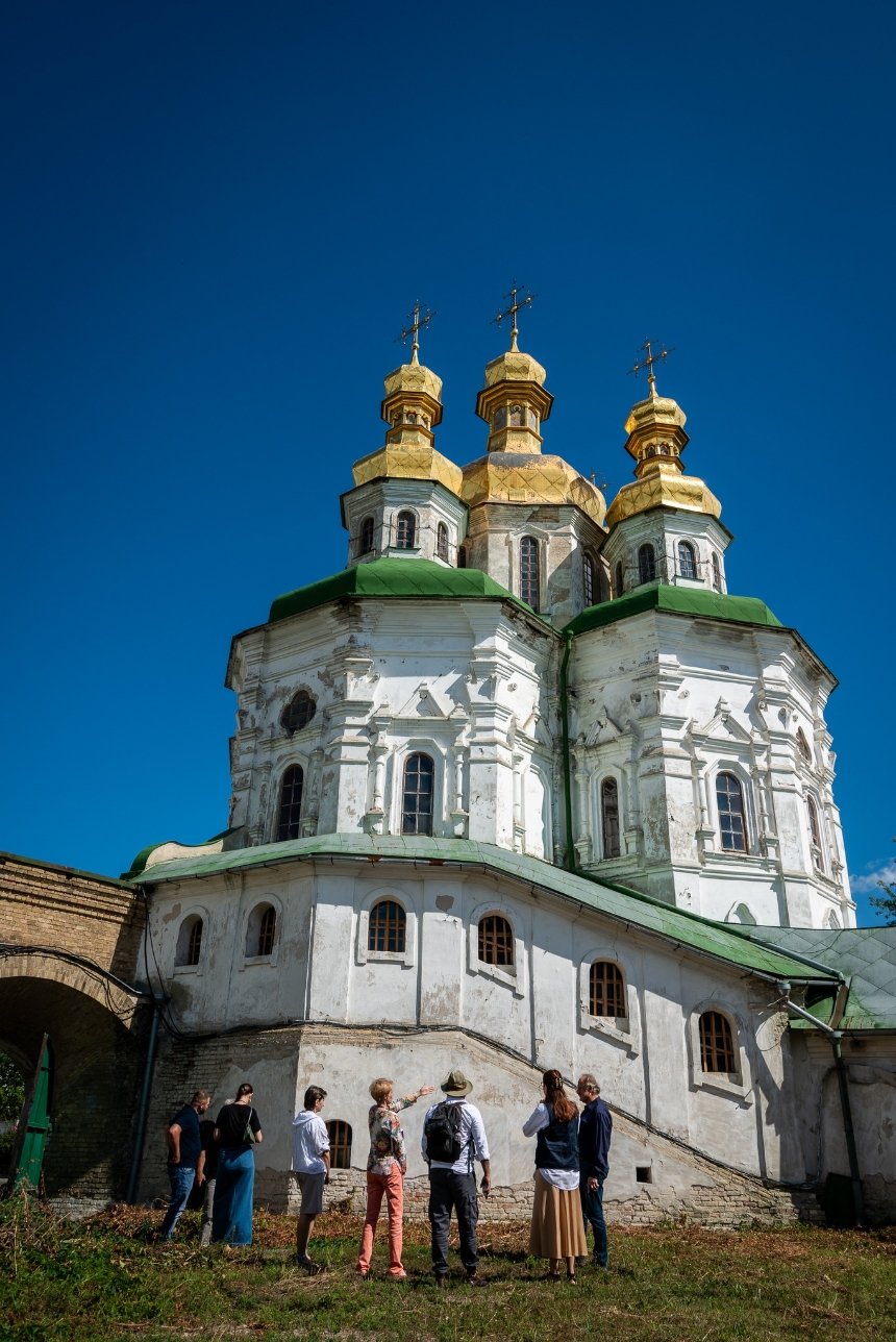 Церкву Всіх Святих у Лаврі відреставрують: живопис знаходиться на межі втрати