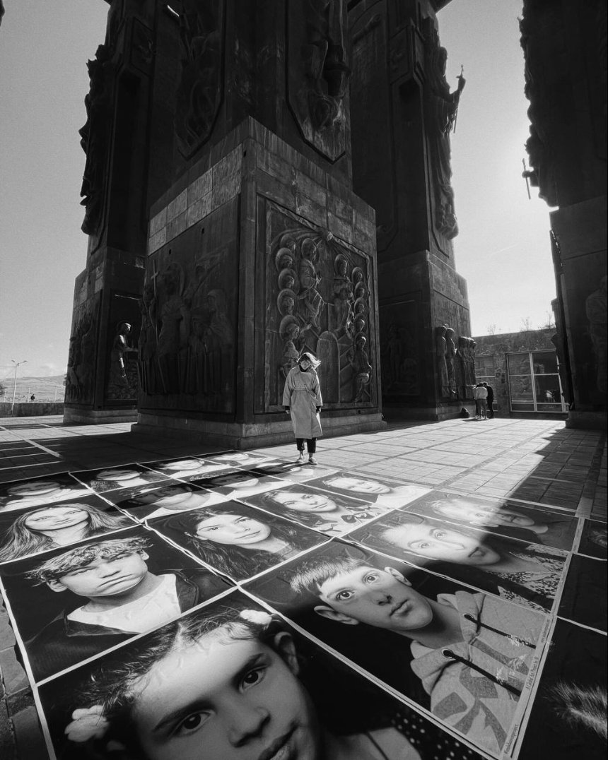 325 фото: на ВДНГ покажуть масштабний фотопроєкт про українських дітей, що постраждали від війни