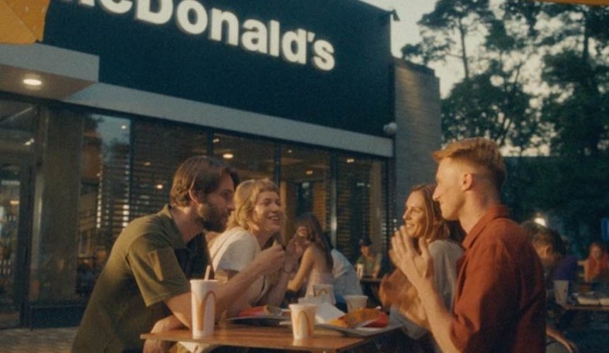 Сергій Жадан написав вірш для реклами McDonald's і передасть частину гонорару на волонтерство