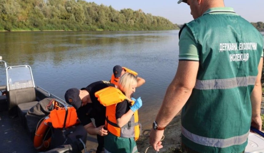 На річці Десна почали локалізацію забруднення, яке припливло з Сейму