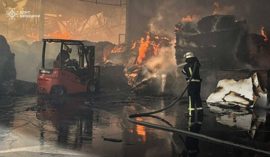 Пожежу площею 10 тис. кв. м² у Білій Церкві ліквідовували понад добу