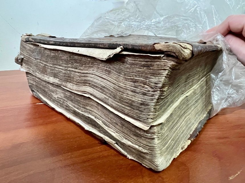 Київська митниця передала старовинні культурні цінності низці українських музеїв: фото