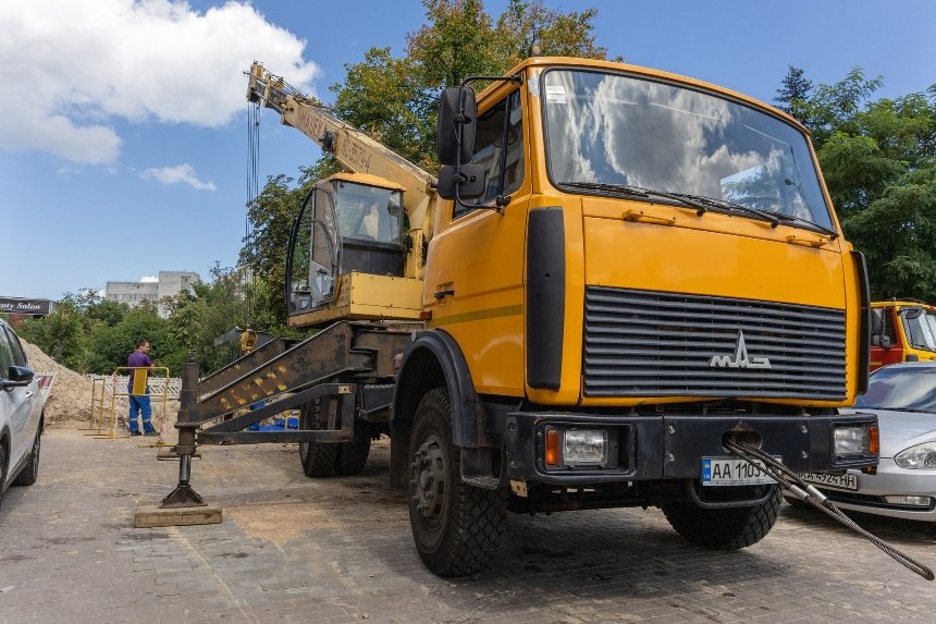 На Лук’янівці в Києві відремонтували зношений магістральний трубопровід: фото