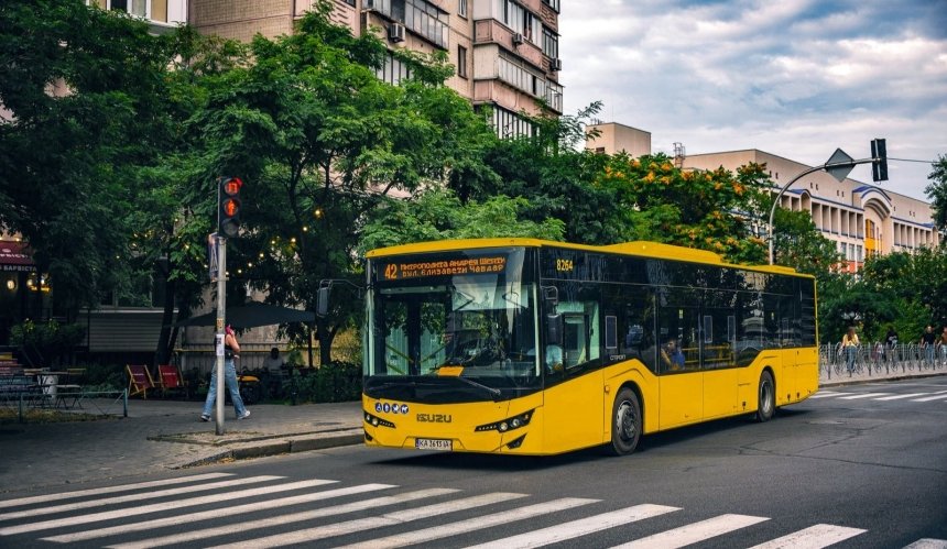 Зміни руху двох автобусів