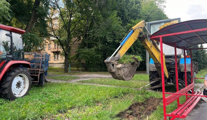 У Голосіївському районі проведуть озеленення зупинки громадського транспорту: що відомо