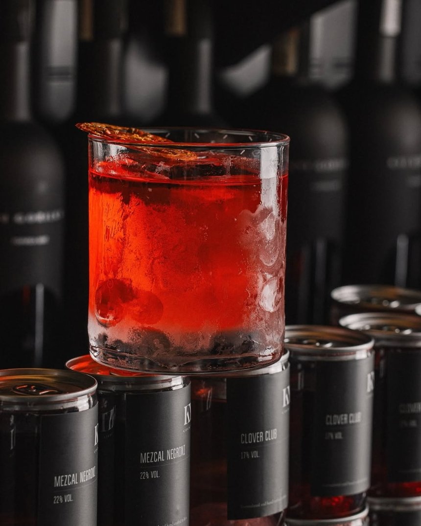 Коктейльні бари Києва, де можна випити Negroni: меню, ціни та адреси