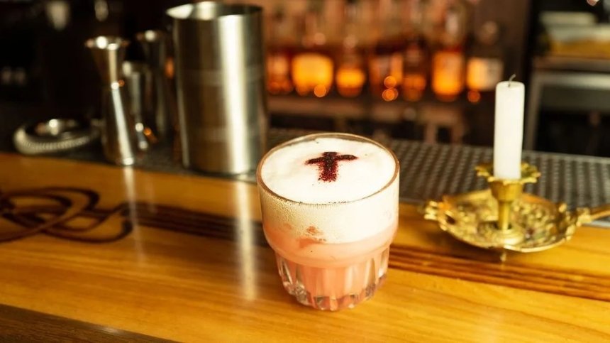 Коктейльні бари Києва, де можна випити Negroni: меню, ціни та адреси