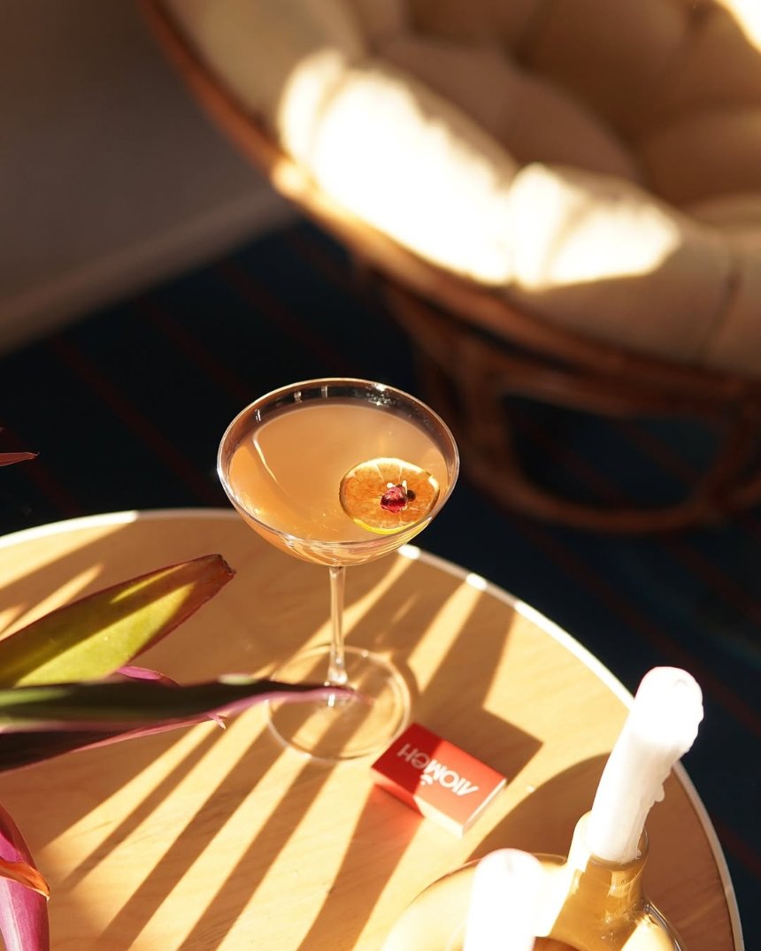 Коктейльні бари Києва, де можна випити Negroni: меню, ціни та адреси