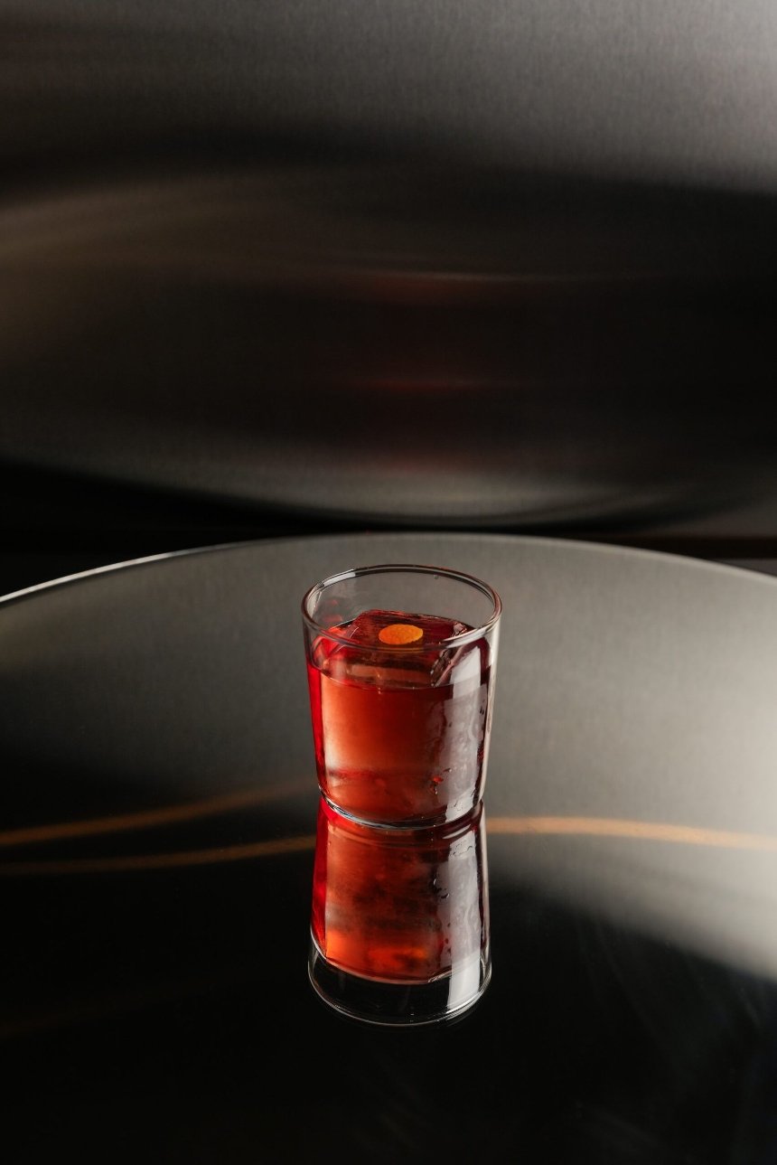 Коктейльні бари Києва, де можна випити Negroni: меню, ціни та адреси