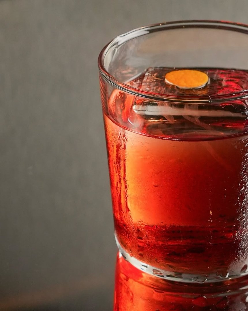 Коктейльні бари Києва, де можна випити Negroni: меню, ціни та адреси