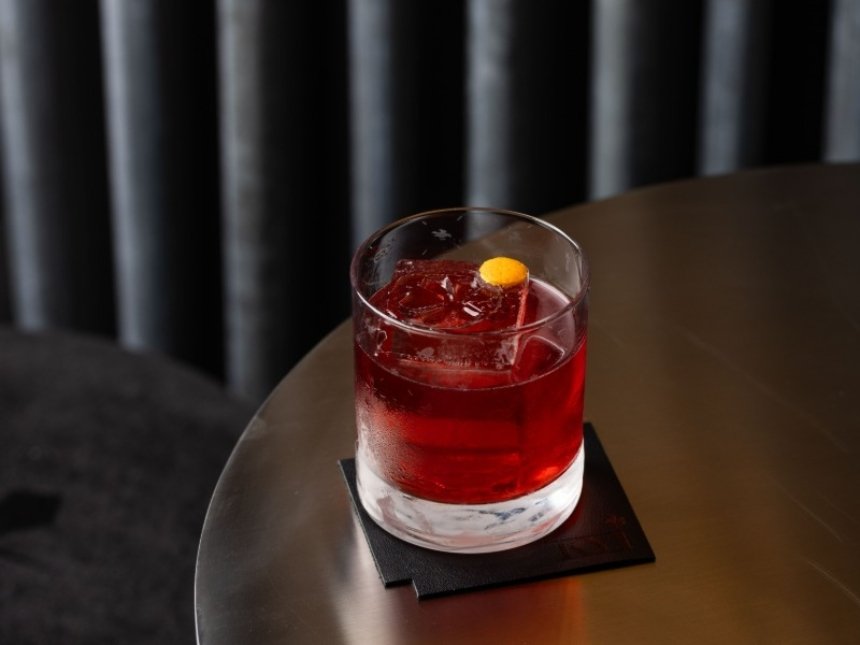 Коктейльні бари Києва, де можна випити Negroni: меню, ціни та адреси