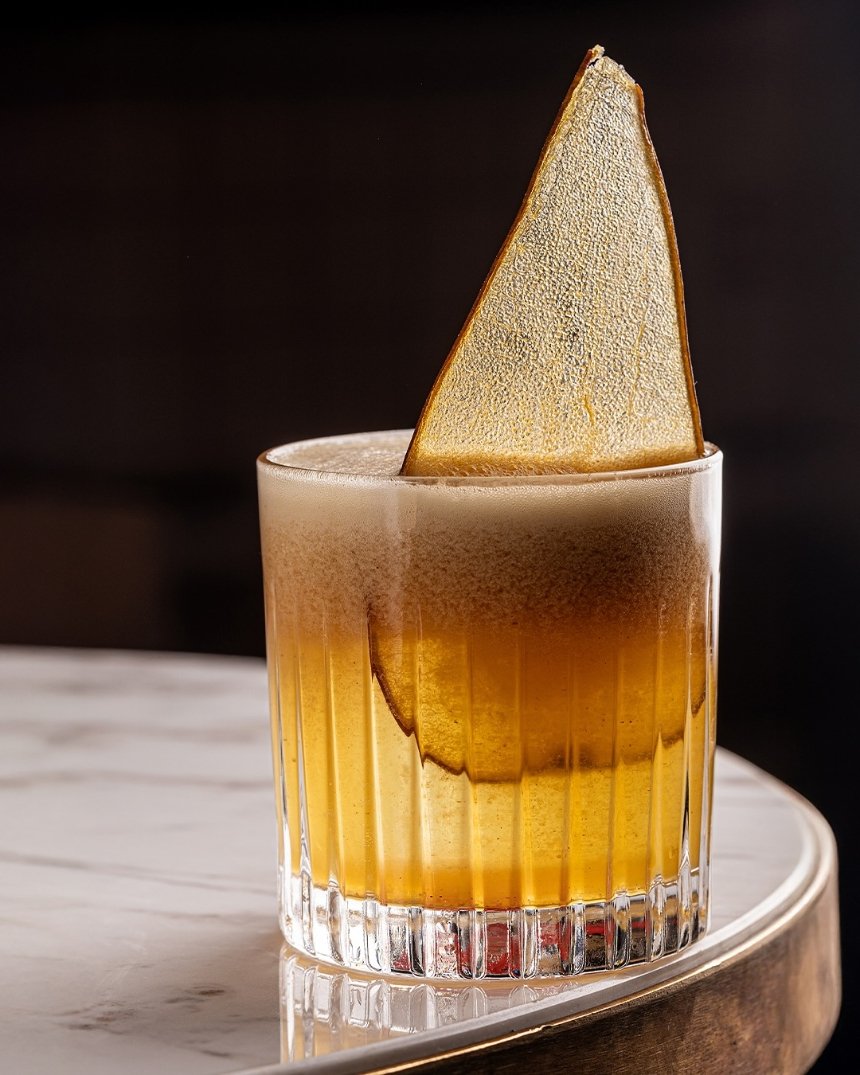 Коктейльні бари Києва, де можна випити Negroni: меню, ціни та адреси
