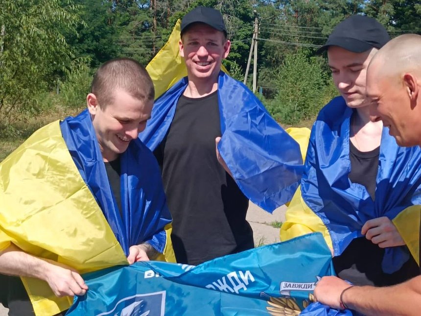Відбувся обмін полоненими між Україною та росією: додому повернули 84 людини