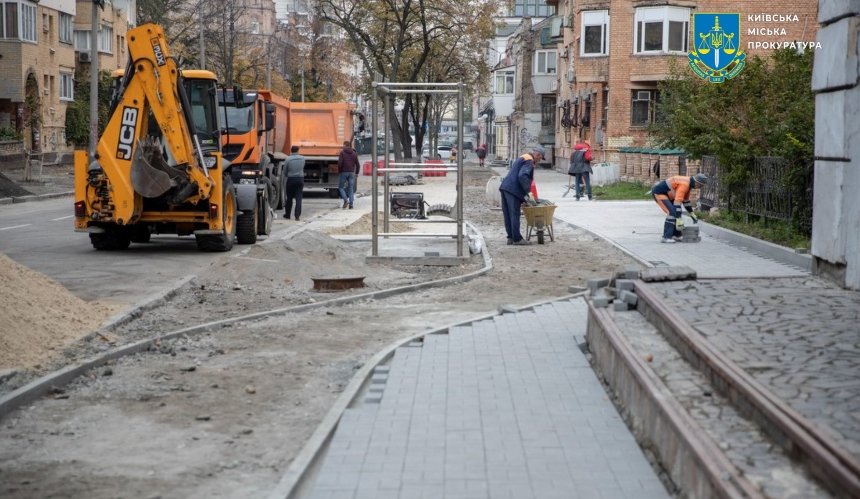 На Подолі чиновника підозрюють у заволодінні 400 тис. грн
