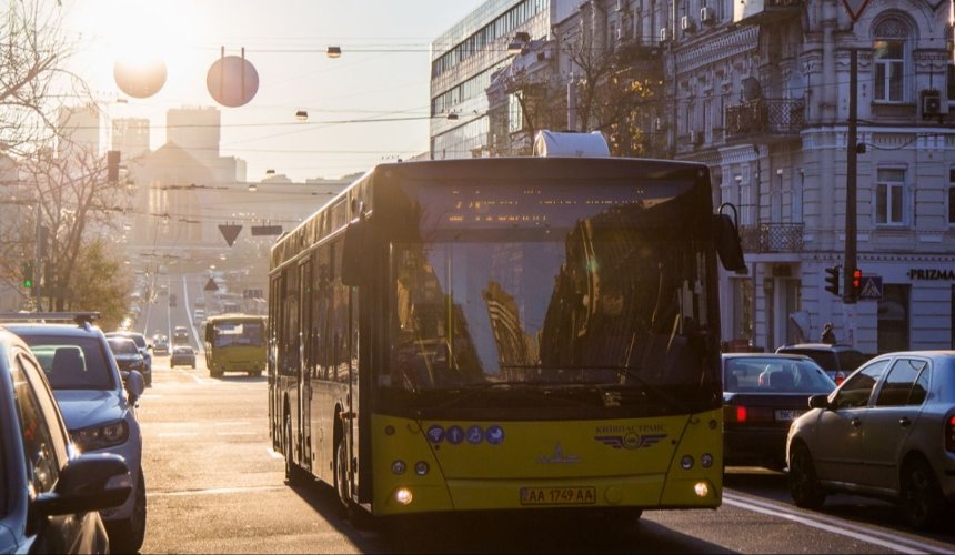 Зміни у русі транспорту в Києві 24 серпня