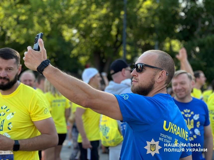 Ветерани столичної поліції взяли участь у "Забігу у вишиванках"